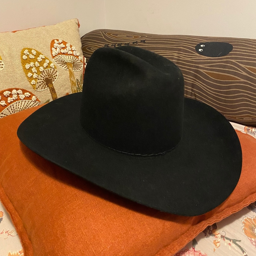 Resistol 6X Black 6 7/8 Cowboy Hat (off-size band)